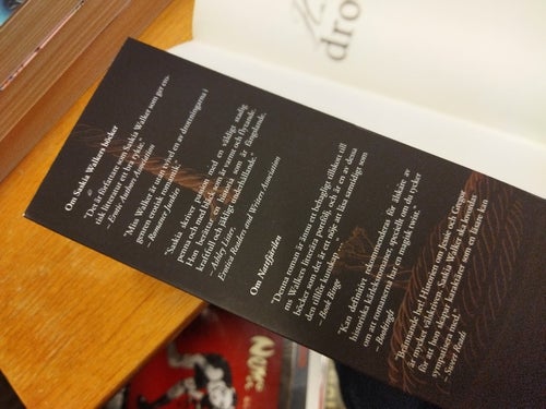 Havsdrottningen - Saskia Walker. Bok. Very Fine plus