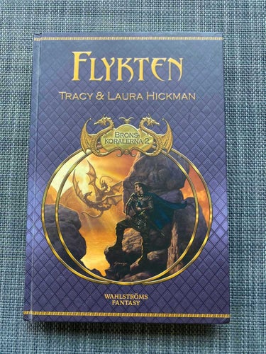 Tracy & Laura Hickman - Flykten
