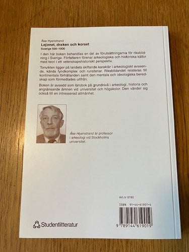 Boken Lejonet, draken och korset av Åke Hyenstrand