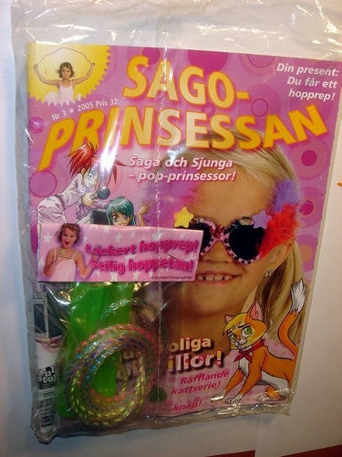 SAGO PRINSESSAN I ORIGINAL PLAST med leksak 2005 nr 3