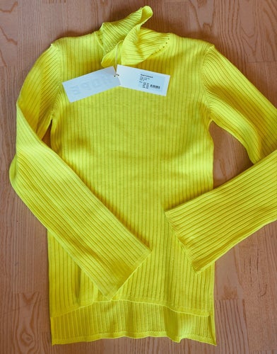 HOPE Sthlm Reed Turtleneck Yelllow Lång polotröja stl 40/ L- NY (ord 1600:-)