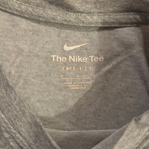 Nike grå t-shirt, storlek M