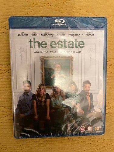 THE ESTATE Blu-ray Sv. text Toni Collette, David Duchovny *INPLASTAD*