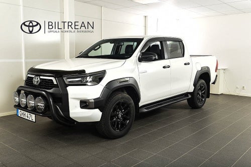 Toyota Hilux Dubbelhytt D-Cab 2.8 MHEV 4WD Invincible JBL Skinn Flaklock