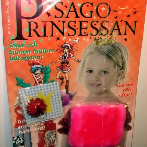 SAGO PRINSESSAN I ORIGINAL PLAST med leksak 2003 nr 10