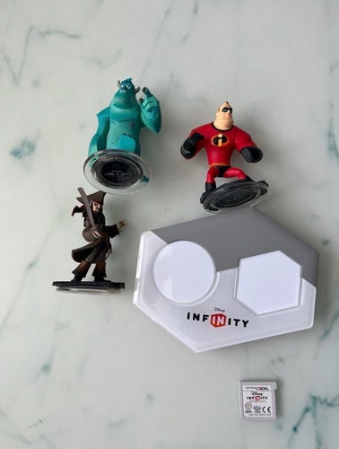 Disney Infinity Startpaket med Figurer och Spel