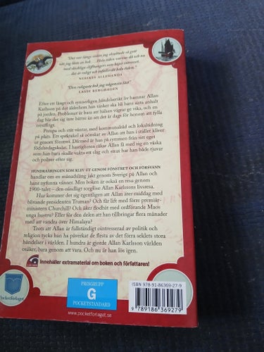Hundraåringen som klev ut genom fönstret och försvann av Jonas Jonasson, 2009
