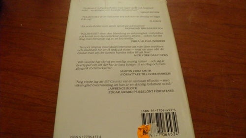 Polishuset William J Caunitz /deckare