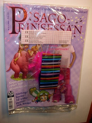 SAGO PRINSESSAN I ORIGINAL PLAST med leksak 2004 nr 9