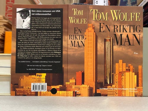 En riktig man av Tom Wolfe. Very good plus