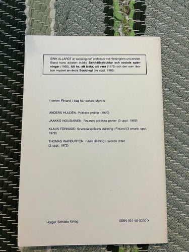 Samhället Finland: omvandlingar och traditioner av Erik Allardt, 1985