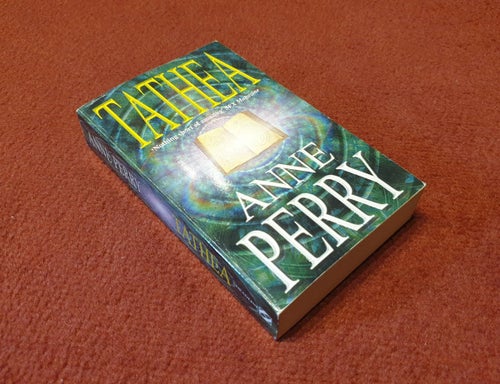 Tathea av Anne Perry, första utgåva från år 1999, epic fantasy novel