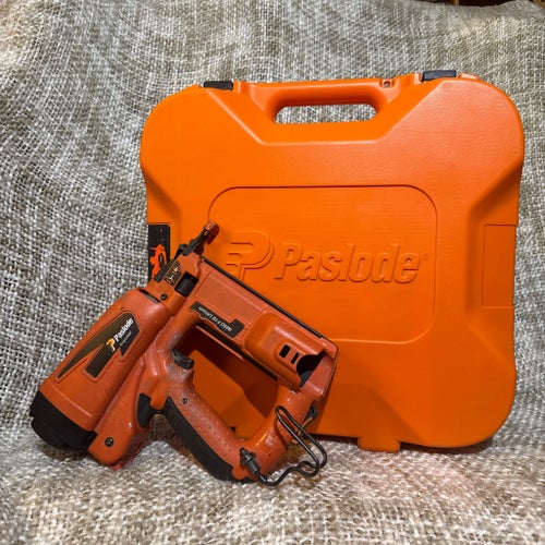 Paslode IM50 F18 Lithium dyckertpistol – komplett med batteri, laddare & väska