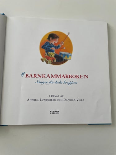 Lilla Barnkammarboken: Sånger för hela kroppen av Annika Lundeberg och Daniela