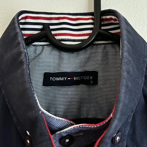 Tommy Hilfiger mörkblå skjorta, storlek S