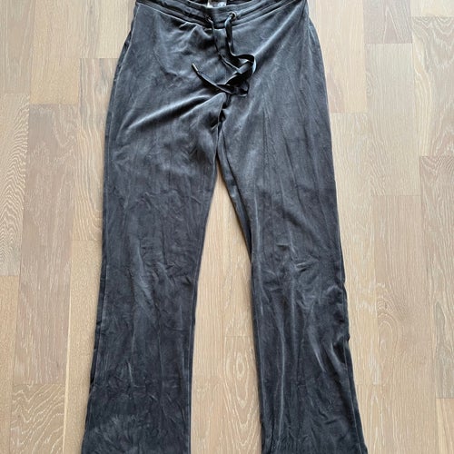 Gina Tricot gråa mjukisbyxor i velour, storlek M