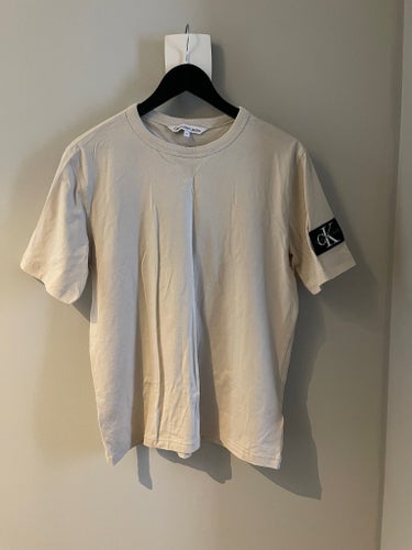 Calvin Klein Jeans beige t-shirt, storlek M
