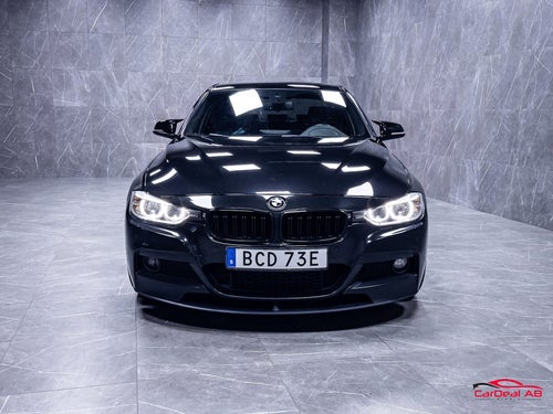 BMW 330d d xDrive Sedan M-Sport HUD Skinn Paddlar Rattvärme Navi