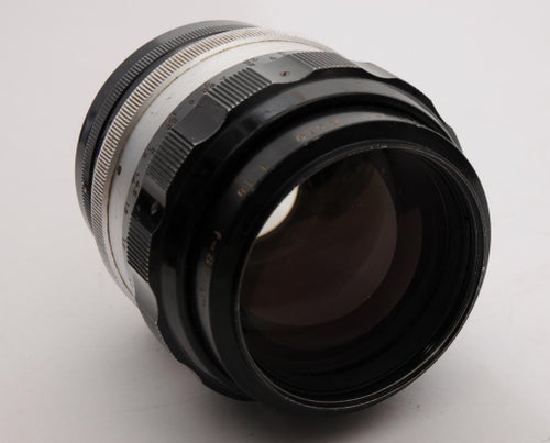 Nikon Nikkor-H Auto 1:1.8 f=8.5 cm objektiv