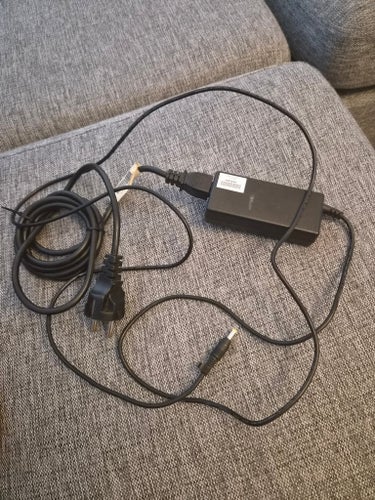 HP 65W nätadapter