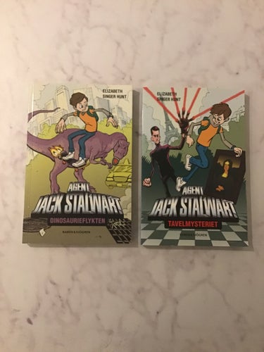 Agent Jack Stalwart: Tavelmysteriet och Dinosaurieflykten av Elizabeth Singer