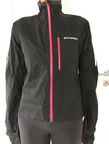 svart cykel regnjacka Everest storlek 36