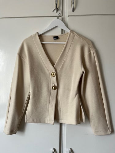 Gina Tricot beige kofta, storlek XS