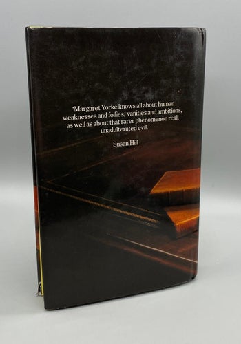 Signerad - Intimate kill av Margaret Yorke (Första engelska upplagan, deckare)