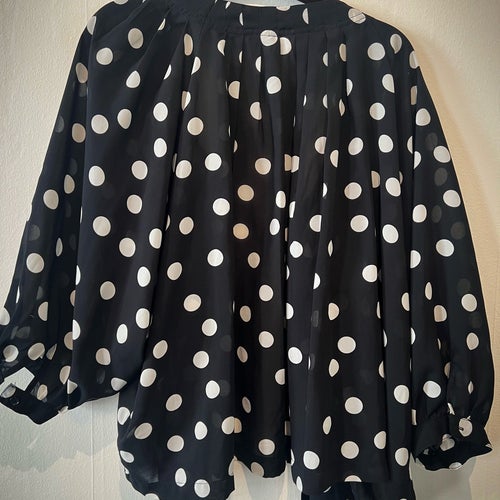 H&M svart blus, storlek 38