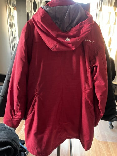 Ahkká röd jacka, storlek 40