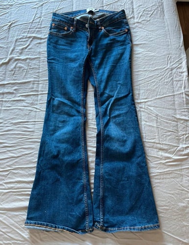Snygga flare jeans lager 157 låga utsvängda BELL storlek M