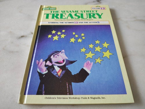 The Sesame Street Treasury: Volume 12 publicerad av Funk & Wagnalls - Inbunden