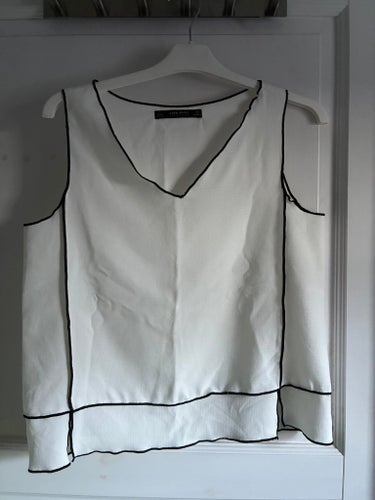ZARA BASIC vit topp, storlek S