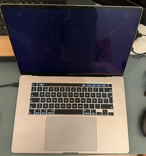 MacBook Pro 16” 2019 – Intel Core i9 – 16 GB RAM – Radeon Pro 5500M