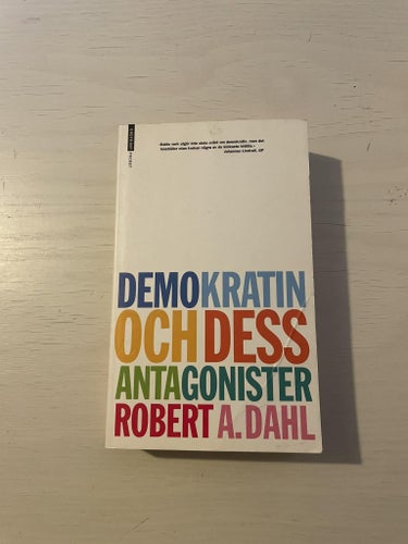 Demokratin och dess antagonister / Dahl, Robert A.