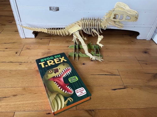 Bygg en T-Rex - Bok med 3D-modell, dinosaurier