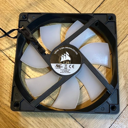 Corsair 12V DC 0.38A Borstlös Fläkt. ARGB-fläkt