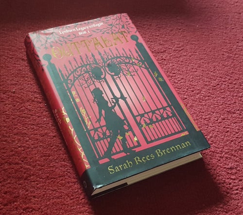 Outtabeat - Sarah Rees Brennan, Fantasy, samfrakt