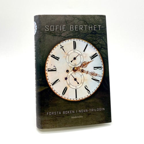 Dimensioner - Första boken i Nova-trilogin av Sofie Berthet