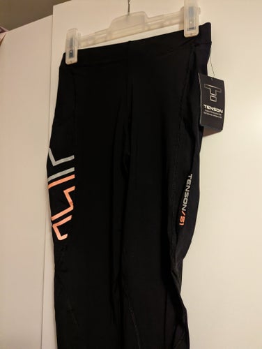 Nya Tenson tights i färgen svarta och i storlek 36