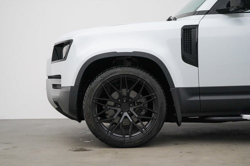 Land Rover Defender 110 D250 3.0 / Pano / Black Pack