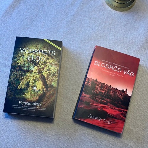 Mörkrets flod och Blodröd våg.
