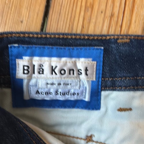 Acne Studios blåa jeans, storlek 31 34