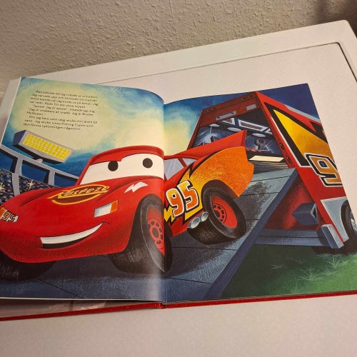 Bilar (inb) Disney Pixar Blixten McQueen Bärgis och all bilarna