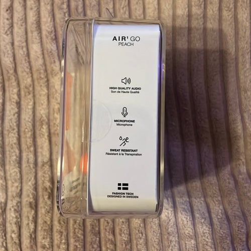 New in box Happy Plugs Air 1 Go Peach trådlösa hörlurar