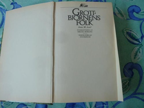 GROTT BJÖRNENS FOLK, J. M. AUEL, 1991,  BÖCKER