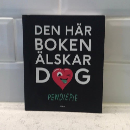 Den här boken älskar dig - PewDiePie - 2015