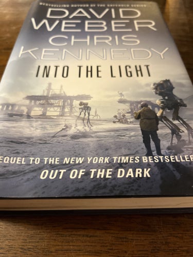 Into the Light av David Weber och Chris Kennedy, 2021