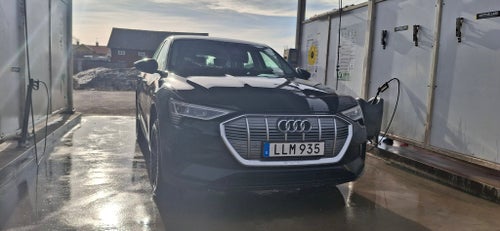 Audi e-tron 50 quattro