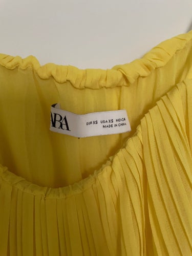 Zara gul jumpsuit, storlek XS